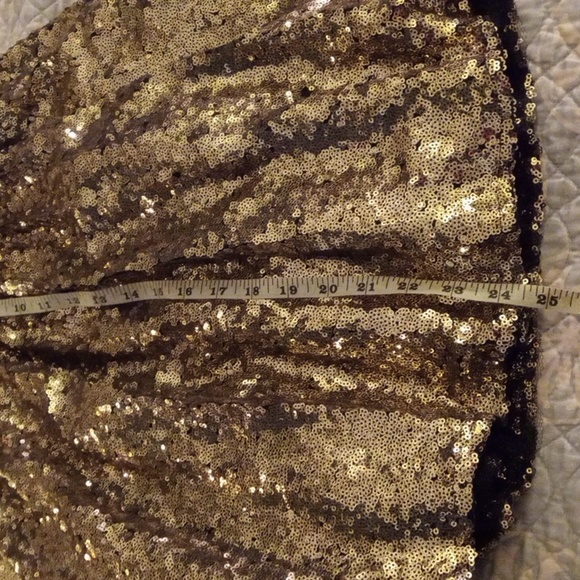 All That Glitters Is Gold - Picture 6 of 10